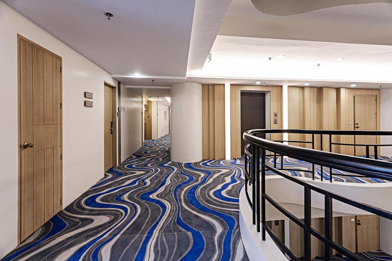 Sarrosa International Hotel And Residential Suites Cebu Extérieur photo